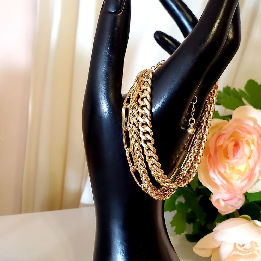 𝅺goldtone Athena Chain Bracelet - Picture 3 of 7